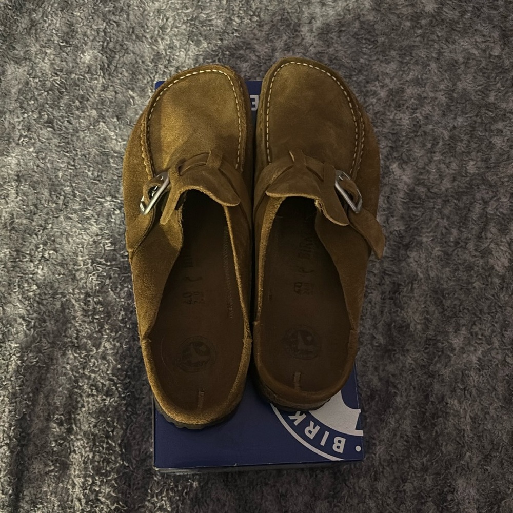 They are Boston Vl/ Shearling Birkenstocks.